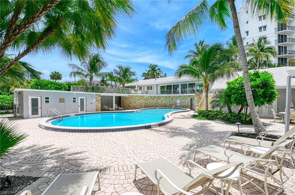 1851 Gulf Shore BLVD N 4