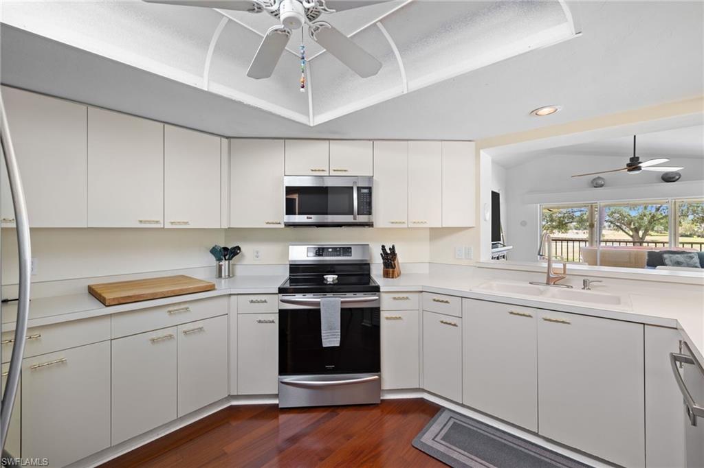 6290 Bellerive AVE 105