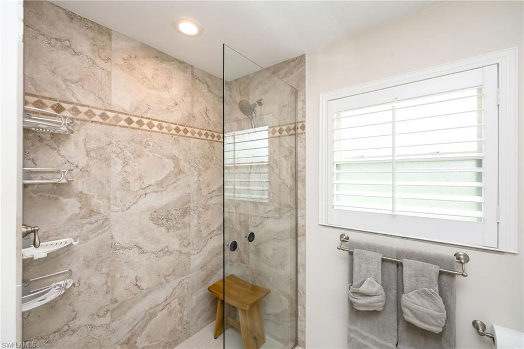 216 Willoughby DR