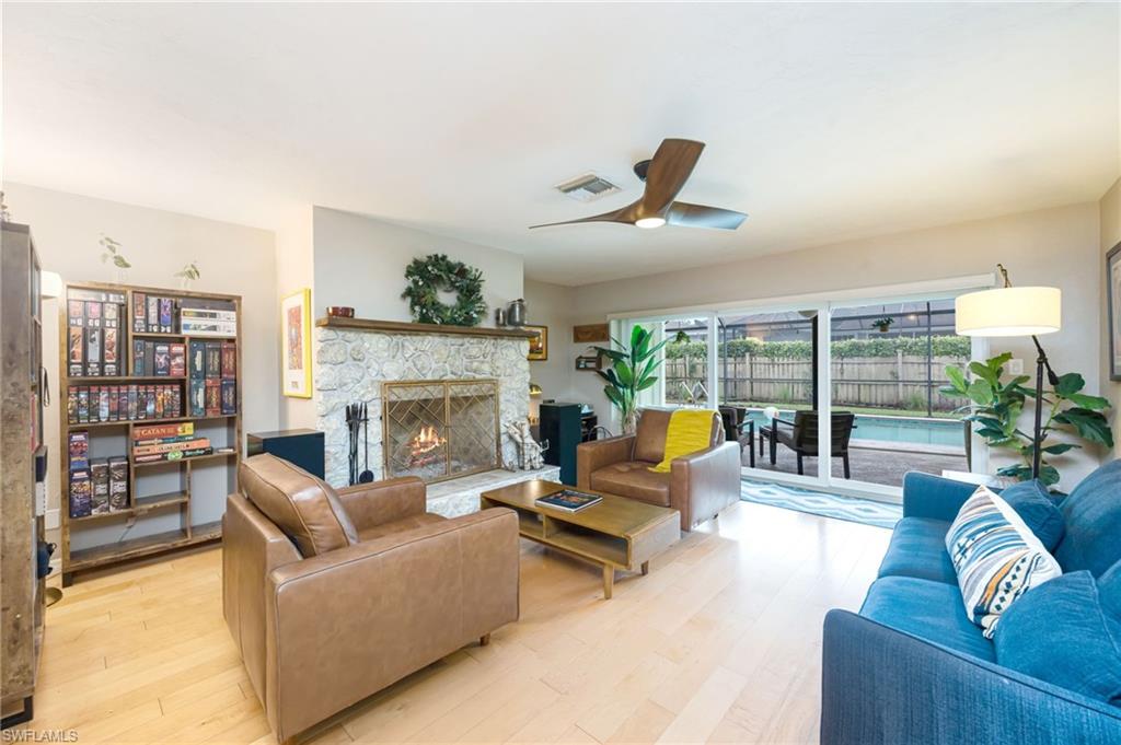 216 Willoughby DR