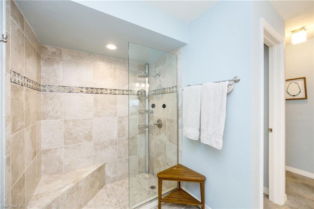216 Willoughby DR
