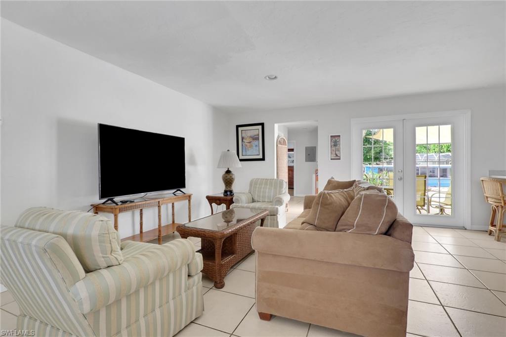 2772 Riverview DR