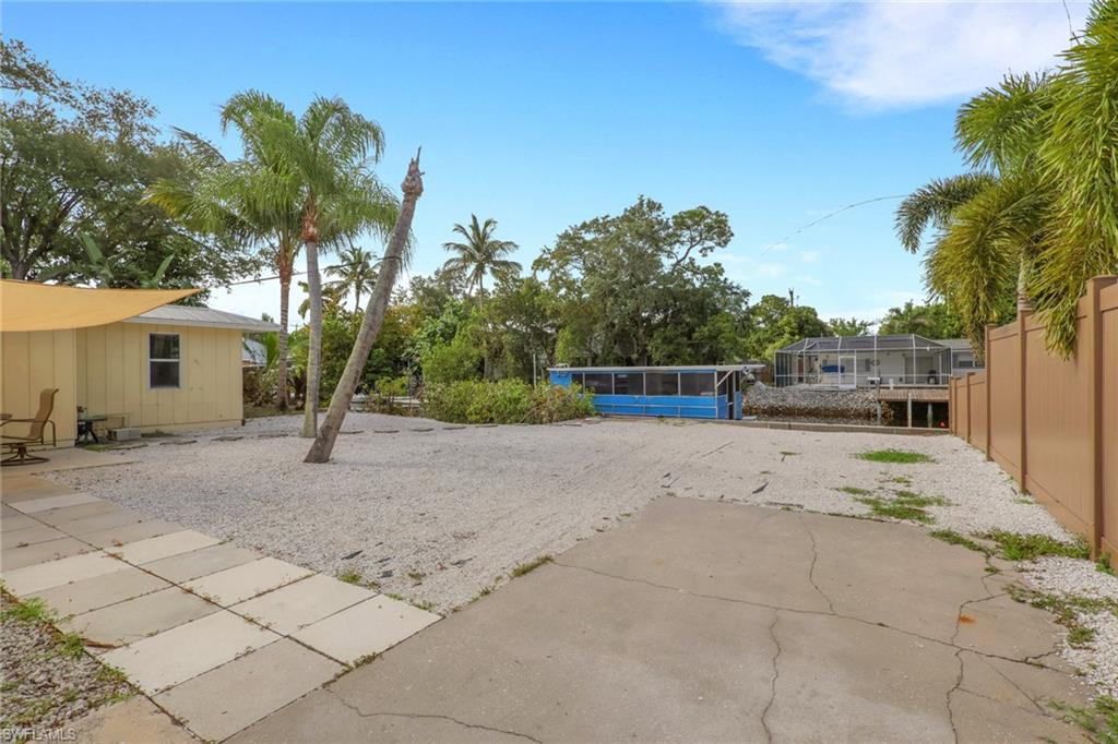2772 Riverview DR