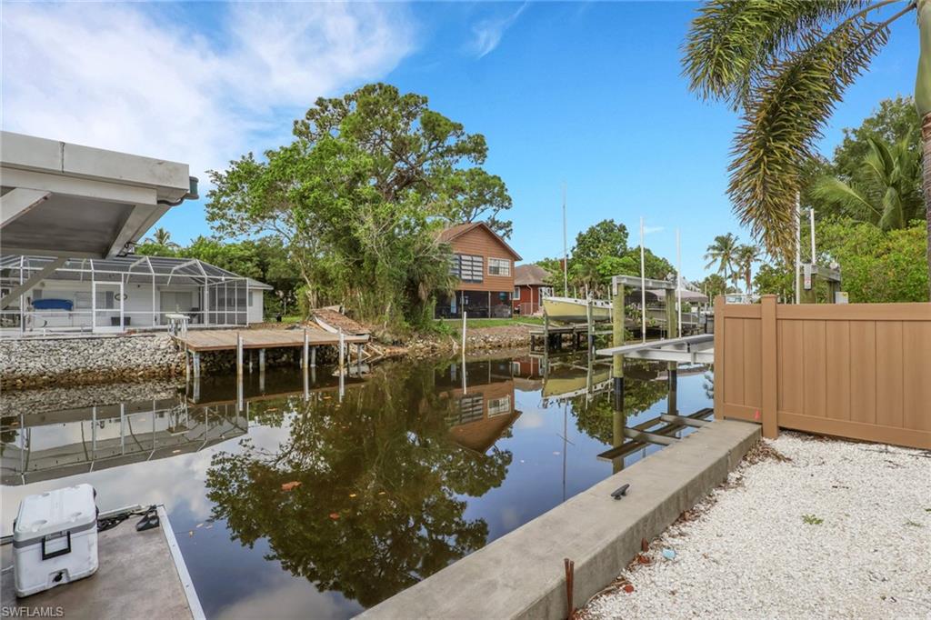 2772 Riverview DR