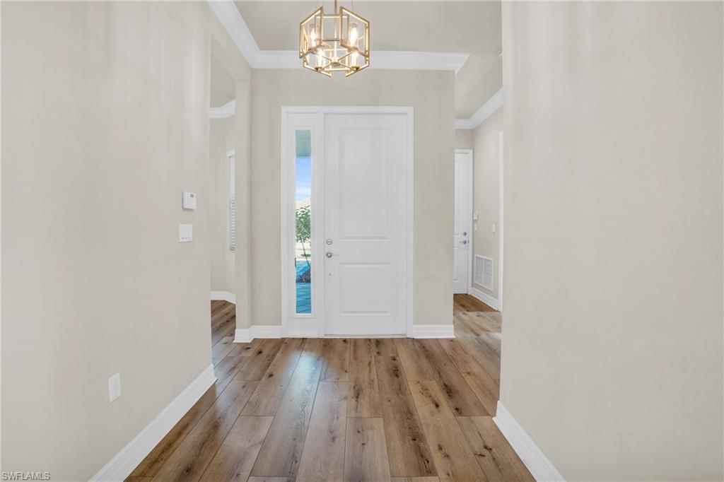 4420 Aurora ST