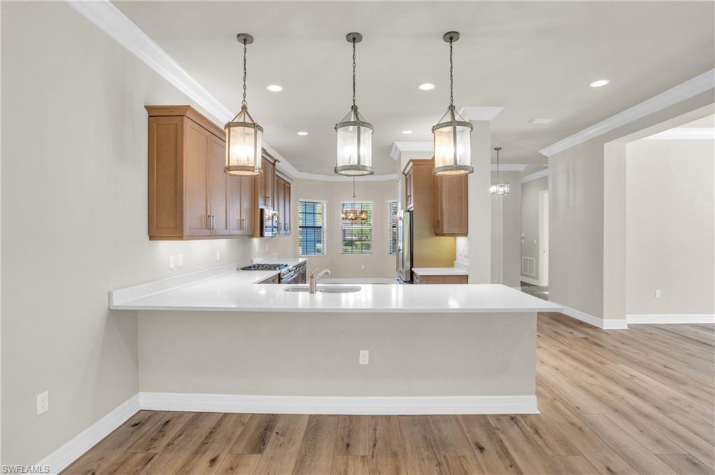4420 Aurora ST