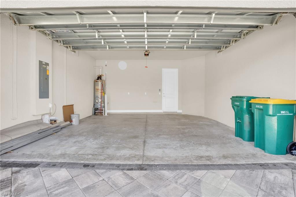 4420 Aurora ST