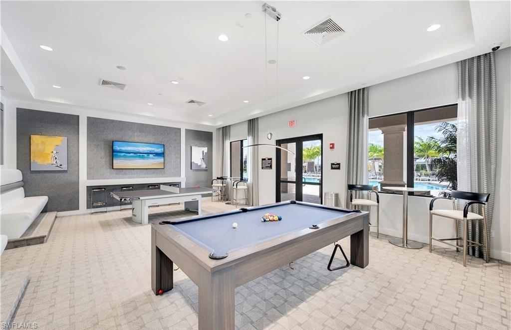 4420 Aurora ST