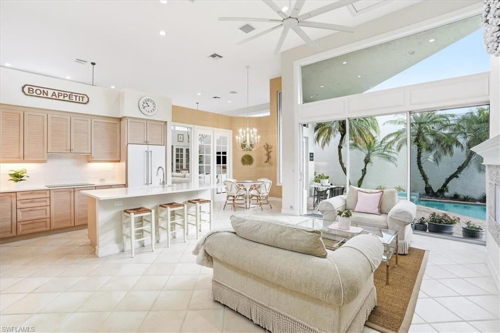 7897 Cocobay DR