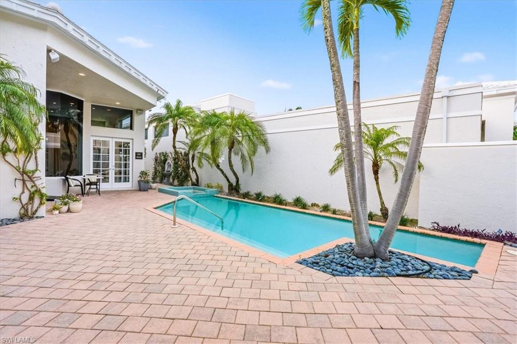 7897 Cocobay DR