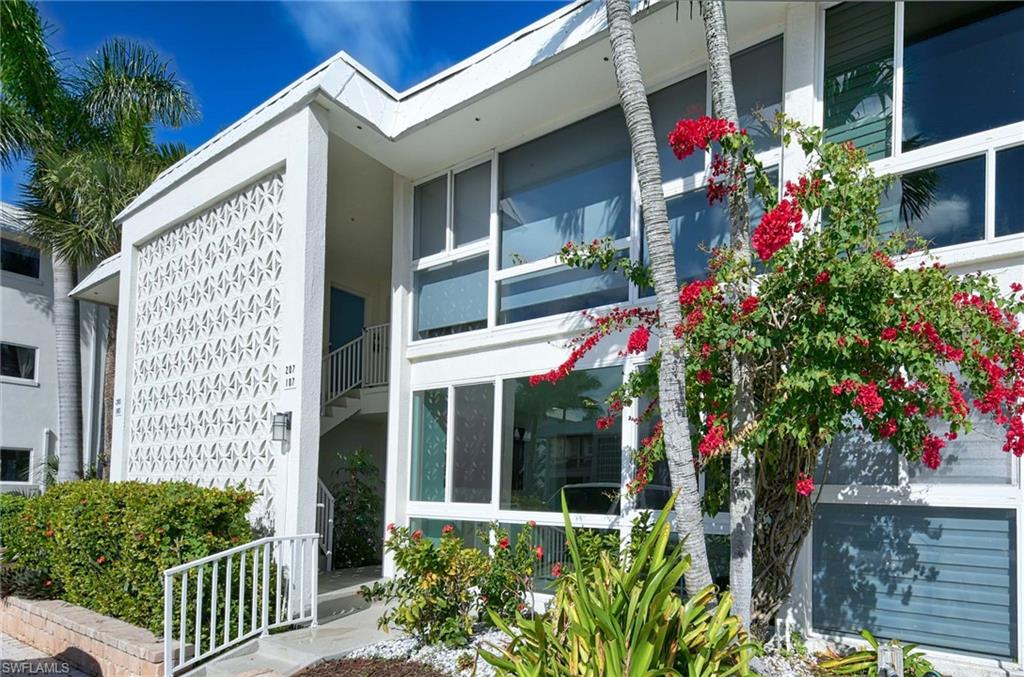 2100 Gulf Shore BLVD N 107
