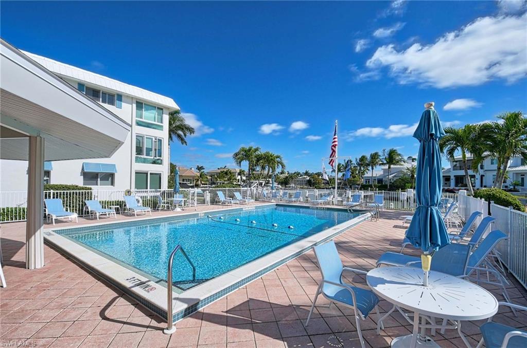 2100 Gulf Shore BLVD N 107