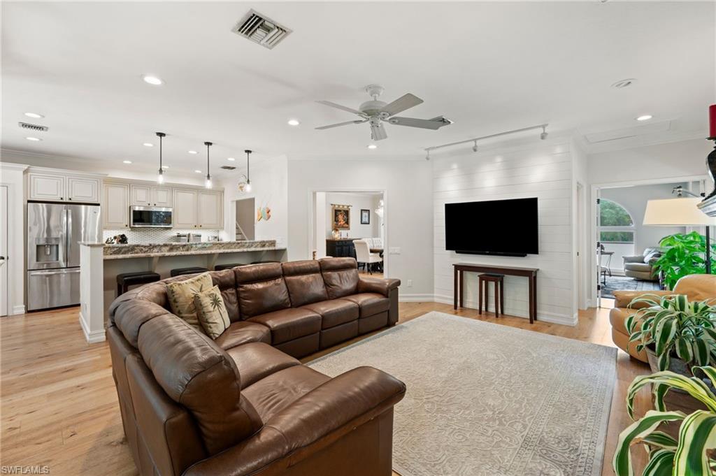 5070 Tamarind Ridge DR