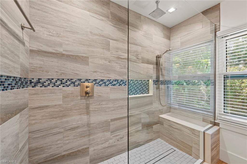 5070 Tamarind Ridge DR