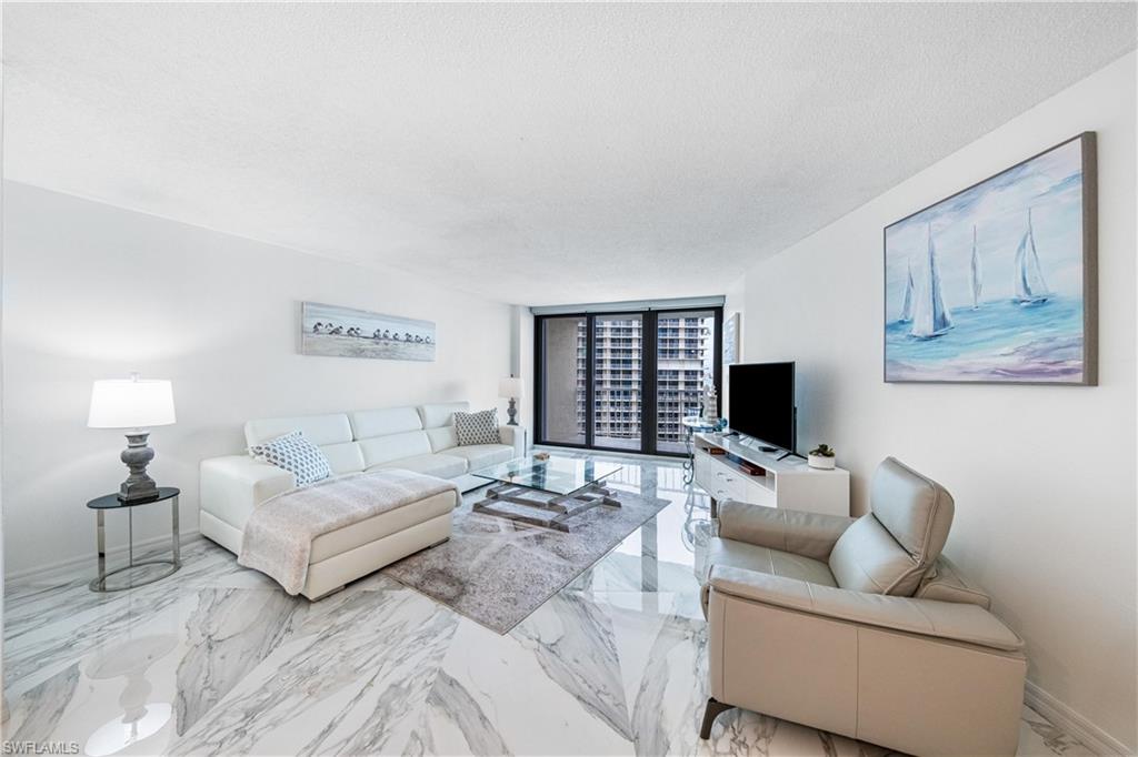 320 Seaview CT 1207