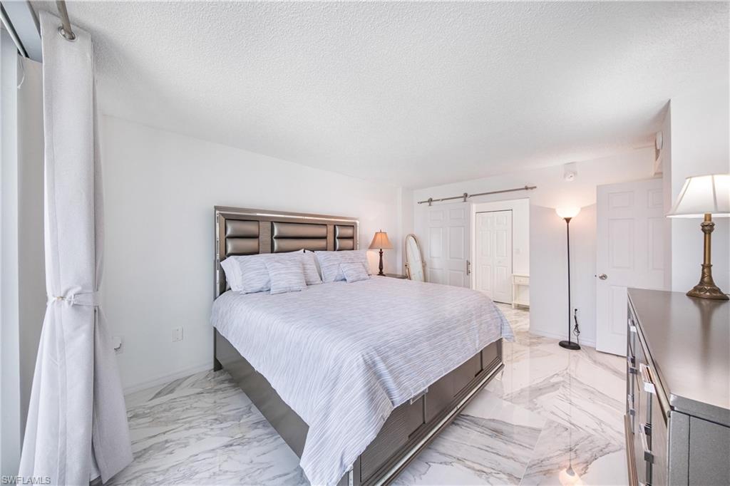 320 Seaview CT 1207