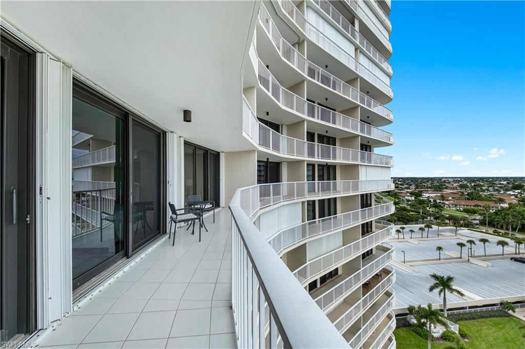 320 Seaview CT 1207
