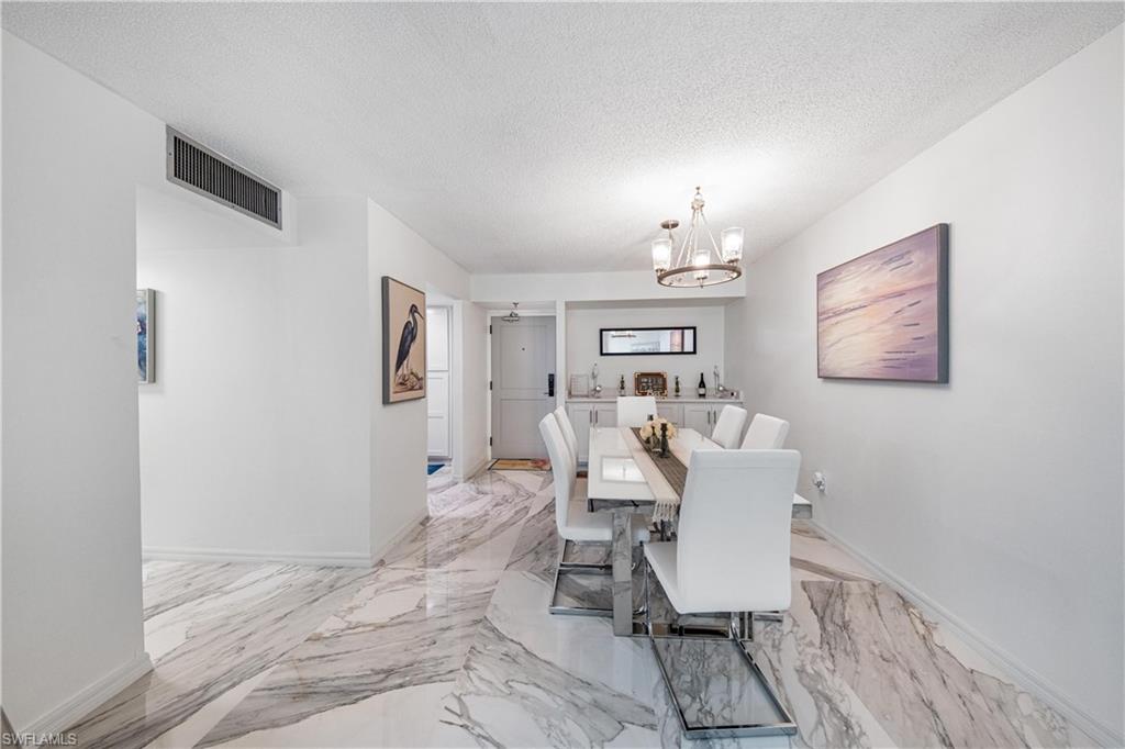 320 Seaview CT 1207