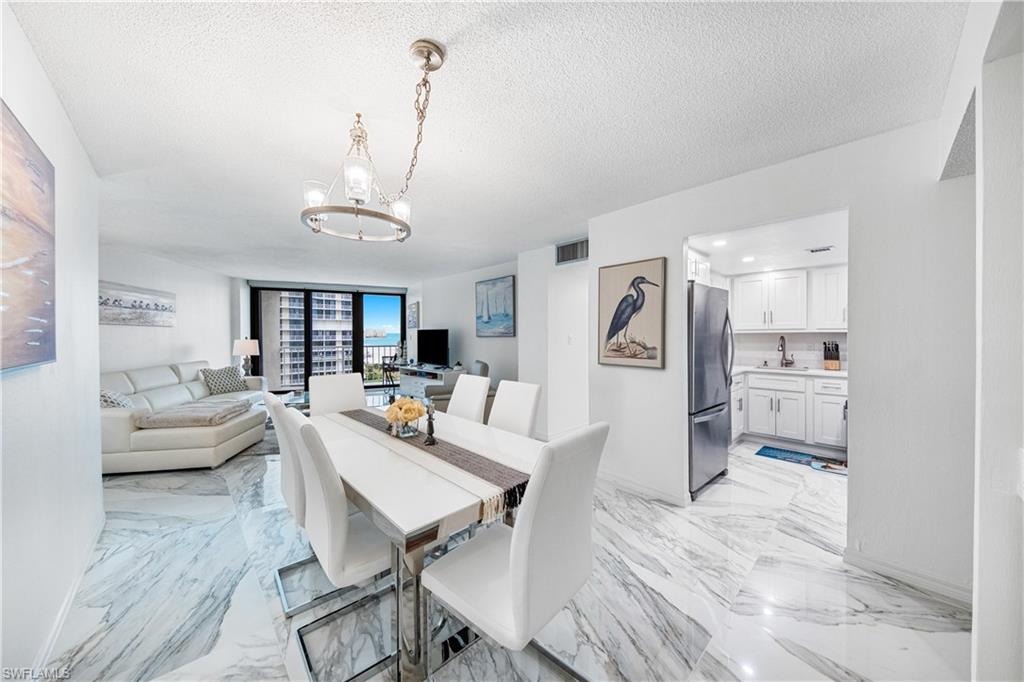 320 Seaview CT 1207