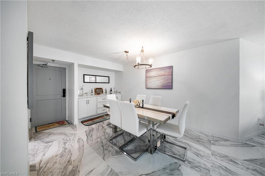320 Seaview CT 1207