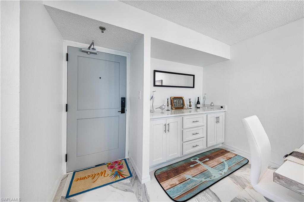 320 Seaview CT 1207