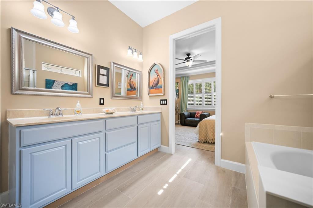 16213 Camden Lakes CIR