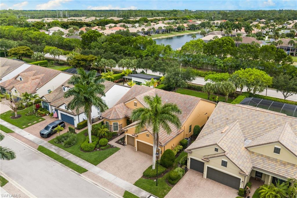 16213 Camden Lakes CIR
