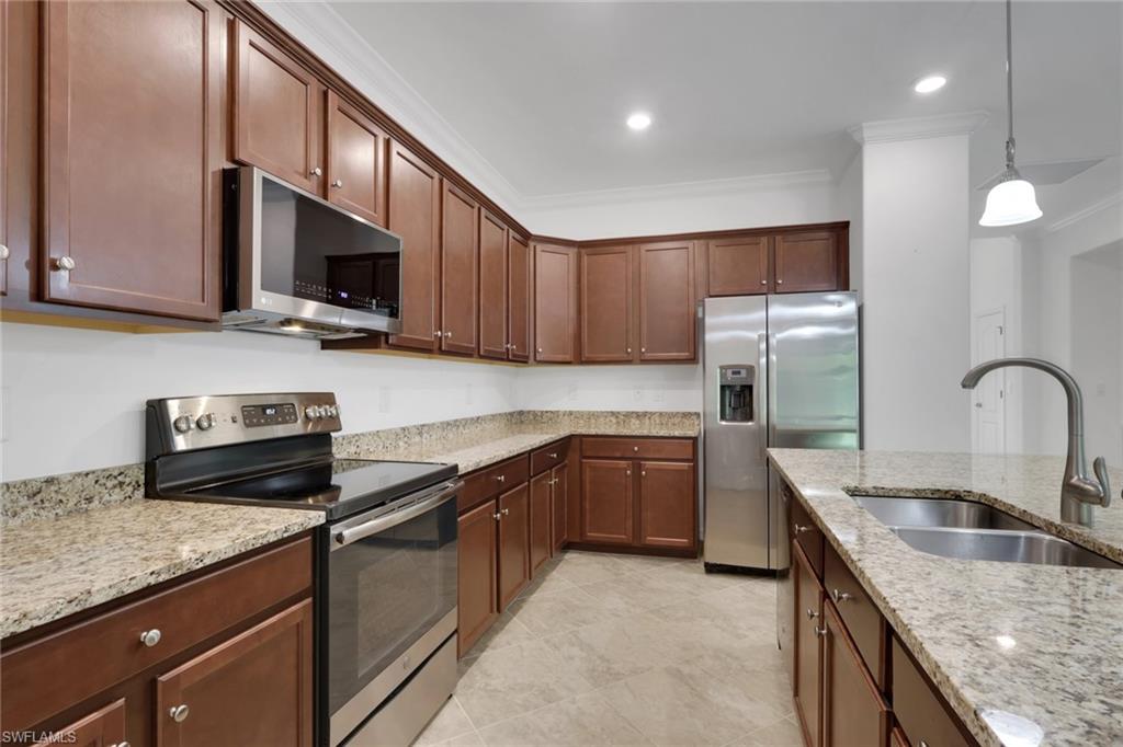 9469 Foxglove LN
