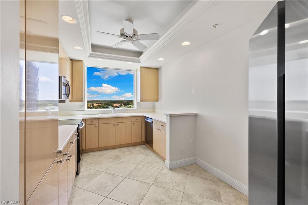 420 Cove Tower DR 804