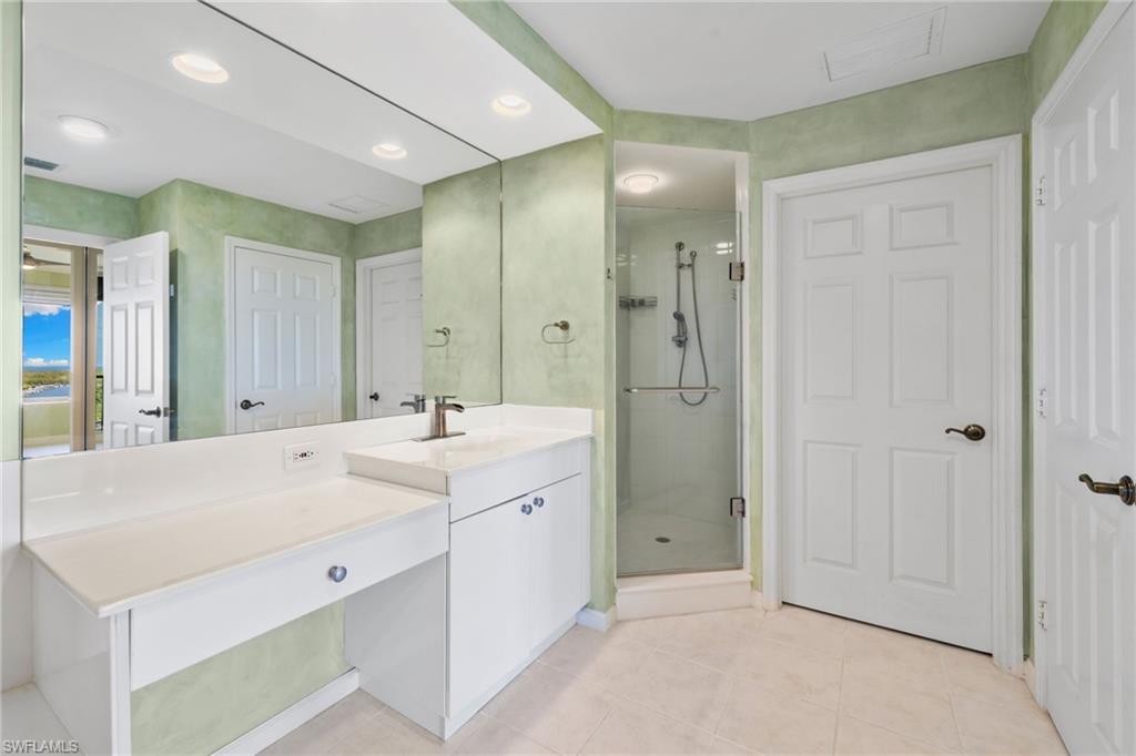 420 Cove Tower DR 804