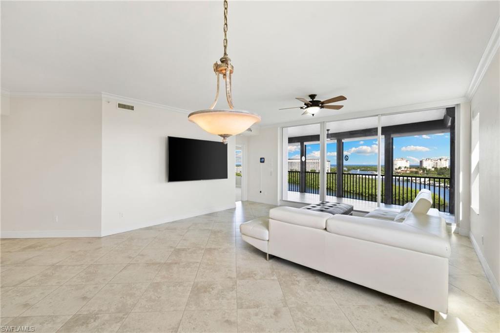 420 Cove Tower DR 804