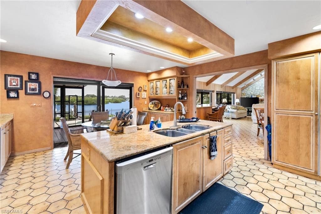 3695 Gordon DR