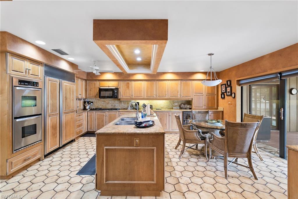 3695 Gordon DR