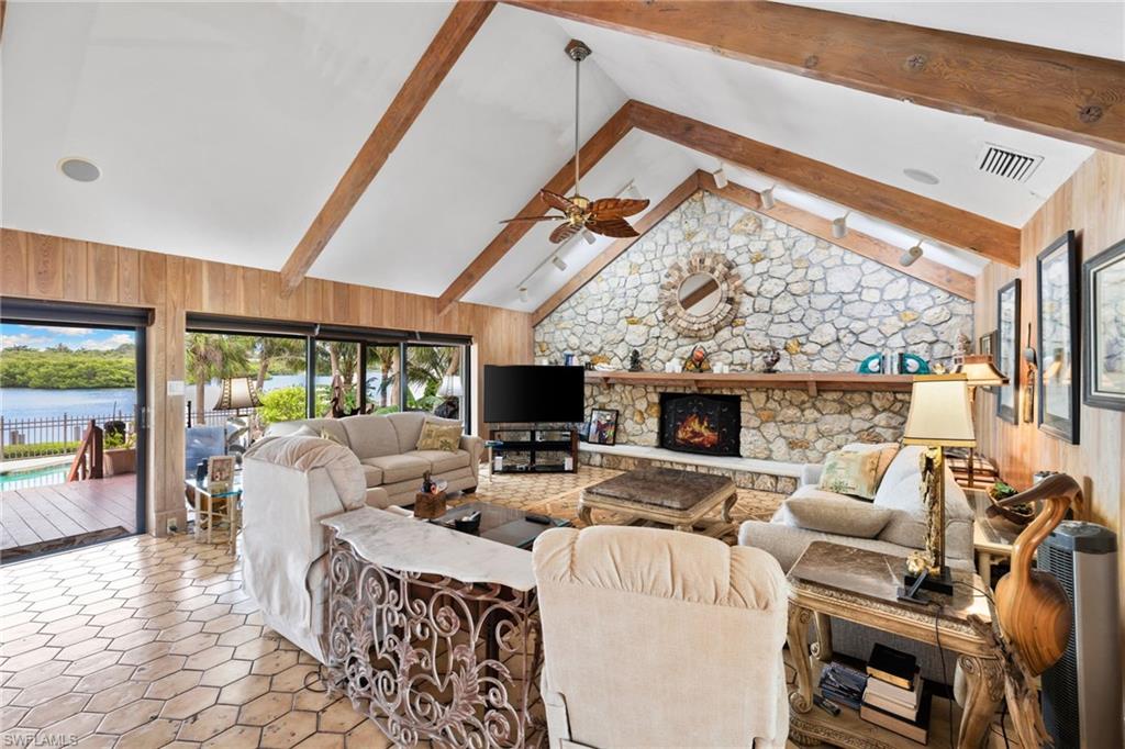 3695 Gordon DR