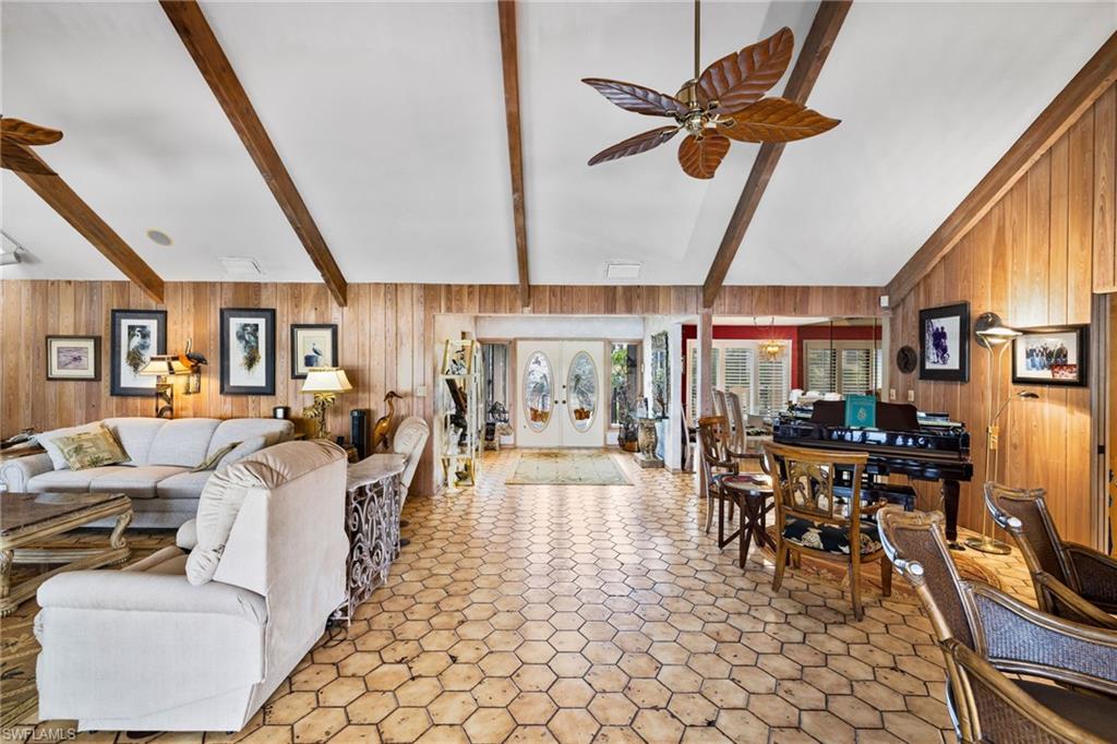 3695 Gordon DR