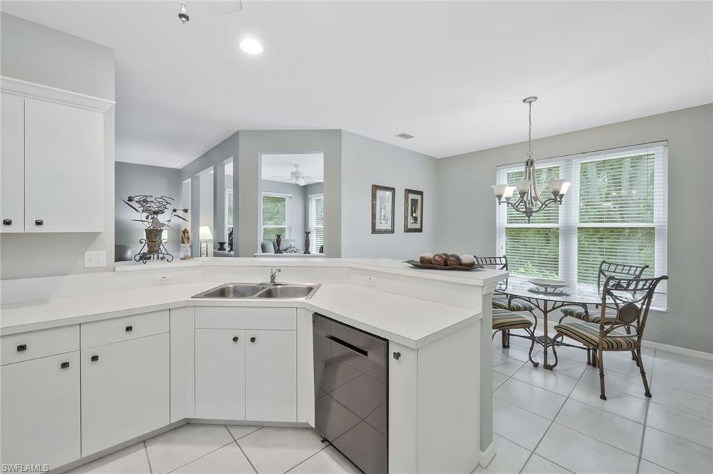 1340 Charleston Square DR 101