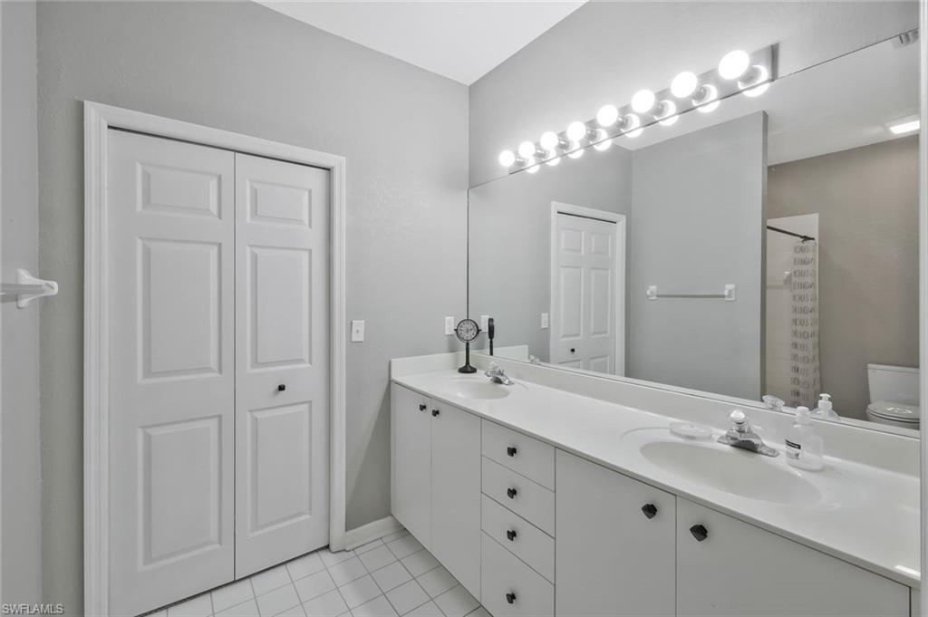 1340 Charleston Square DR 101