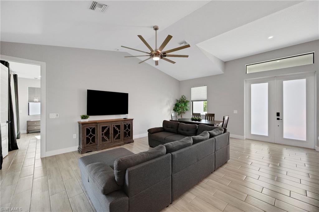 4618 Catalina LN