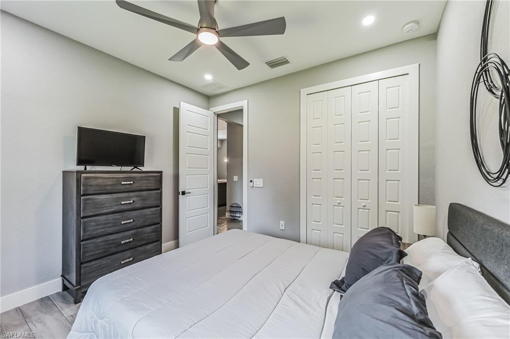 4618 Catalina LN