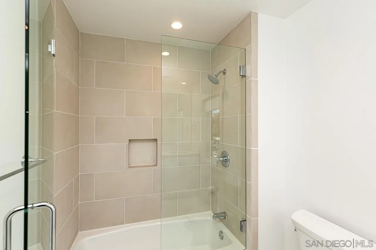 1438 Hornblend St.