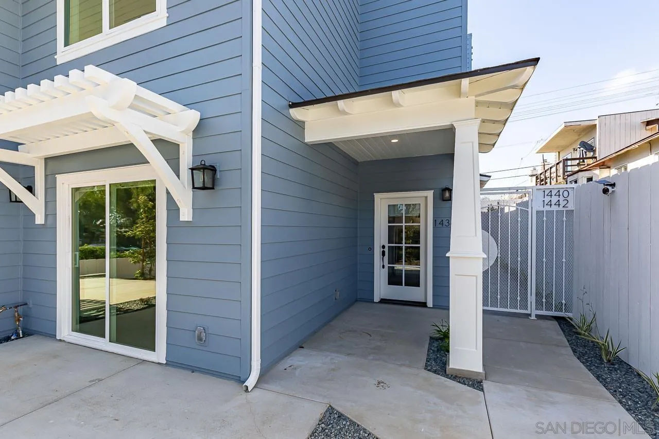 1438 Hornblend St.