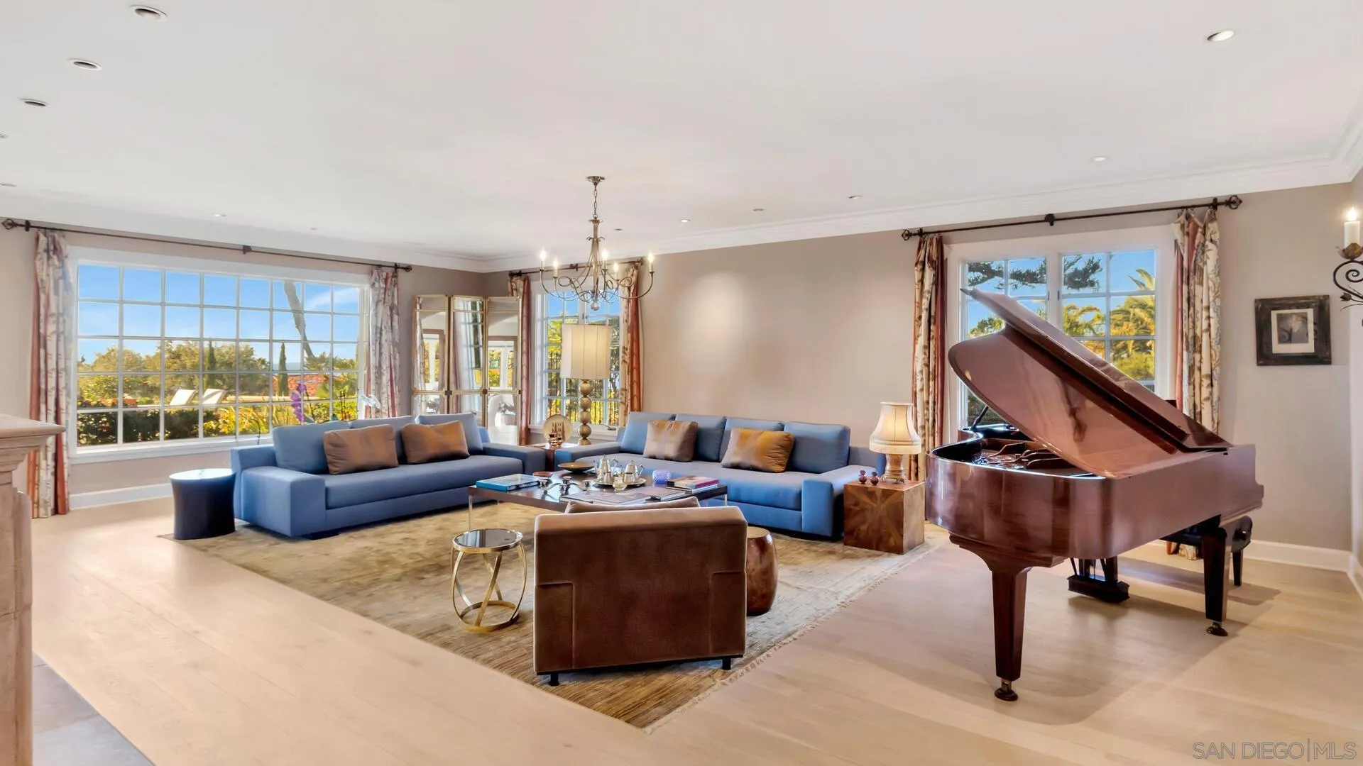 1021 Muirlands Dr