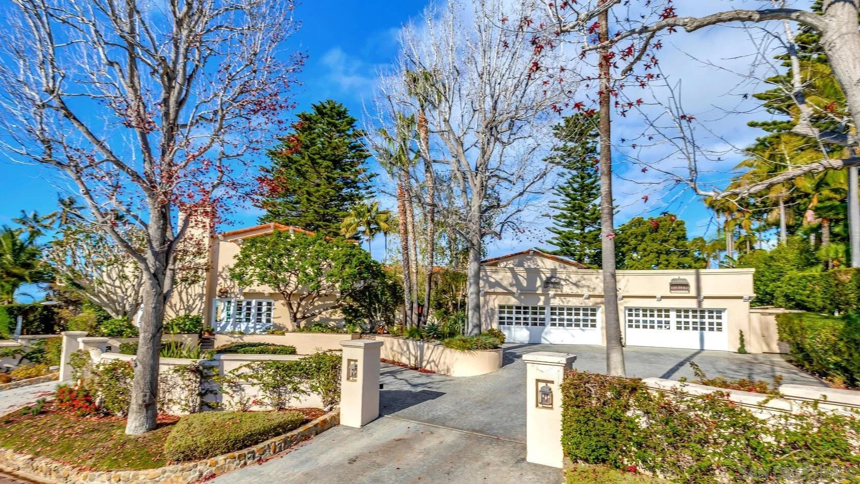 1021 Muirlands Dr
