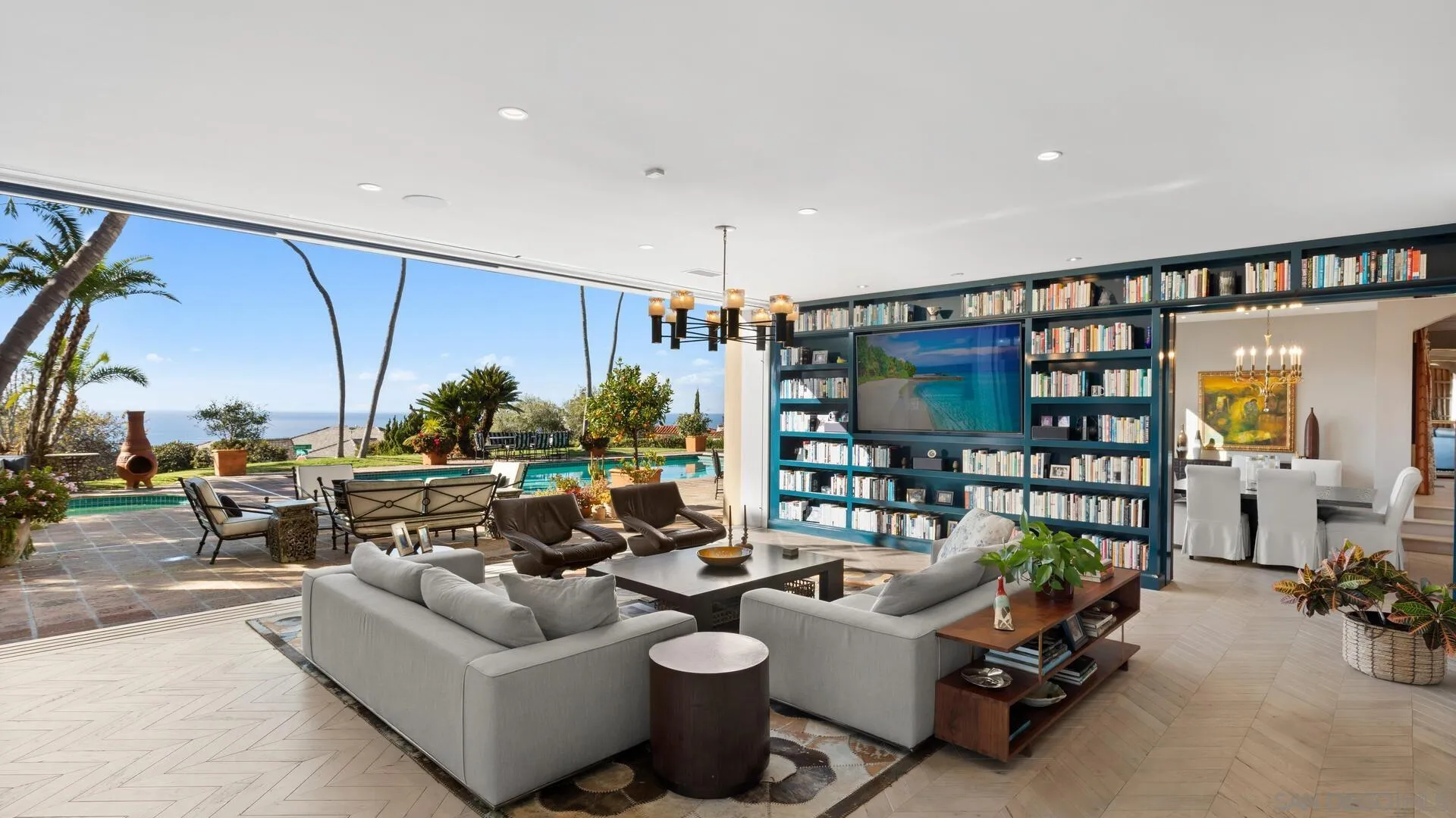 1021 Muirlands Dr