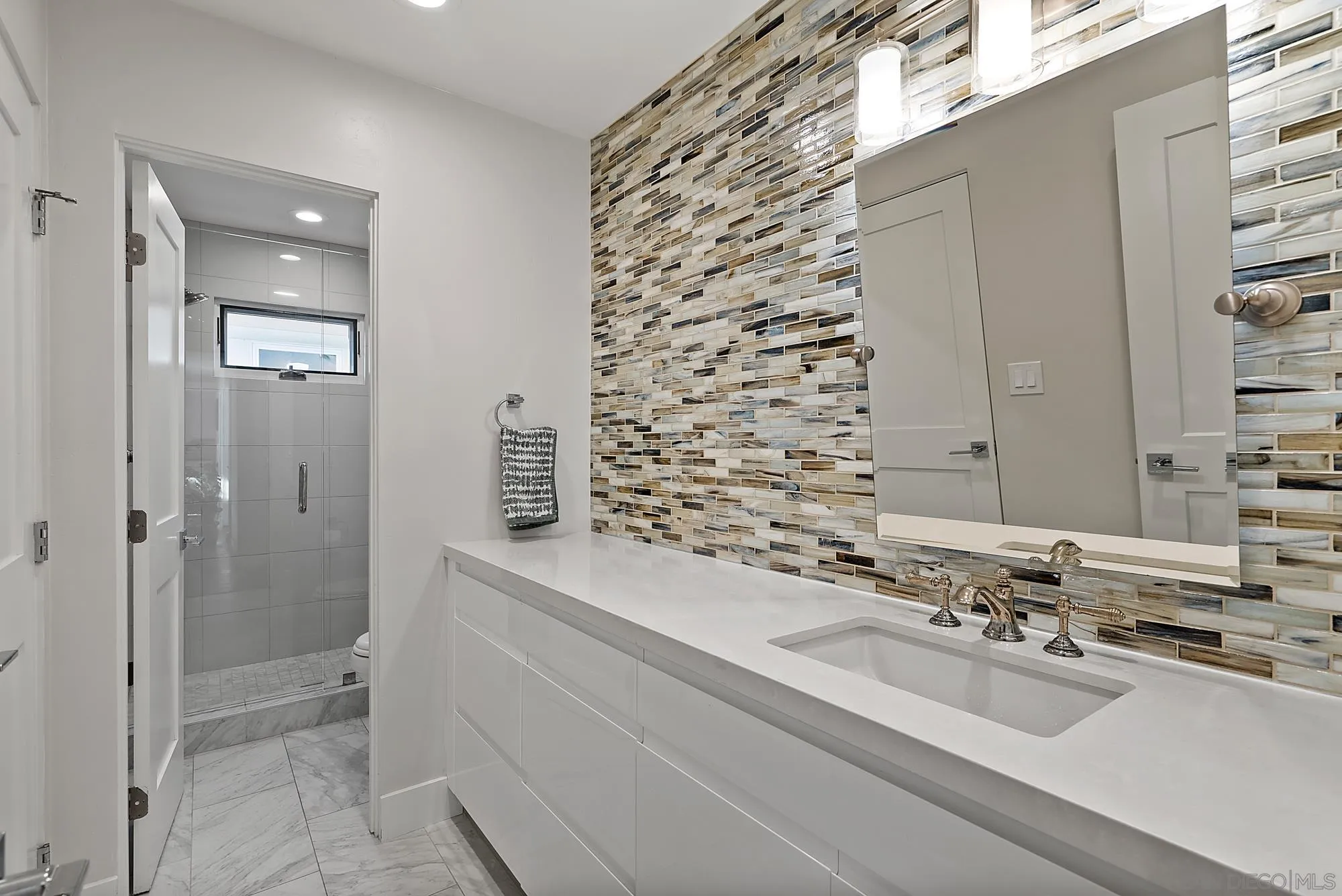 5845 Camino De La Costa