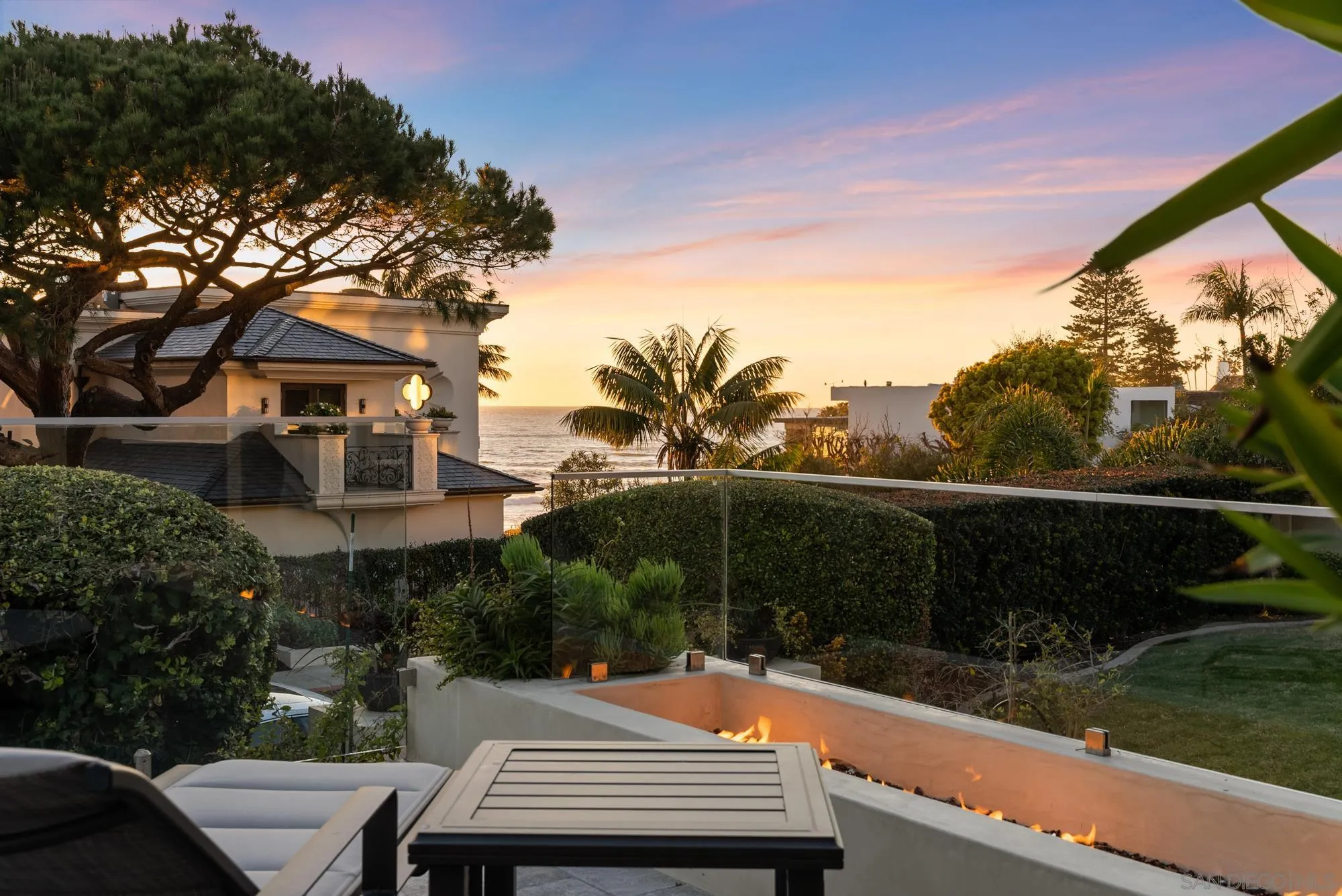 5845 Camino De La Costa
