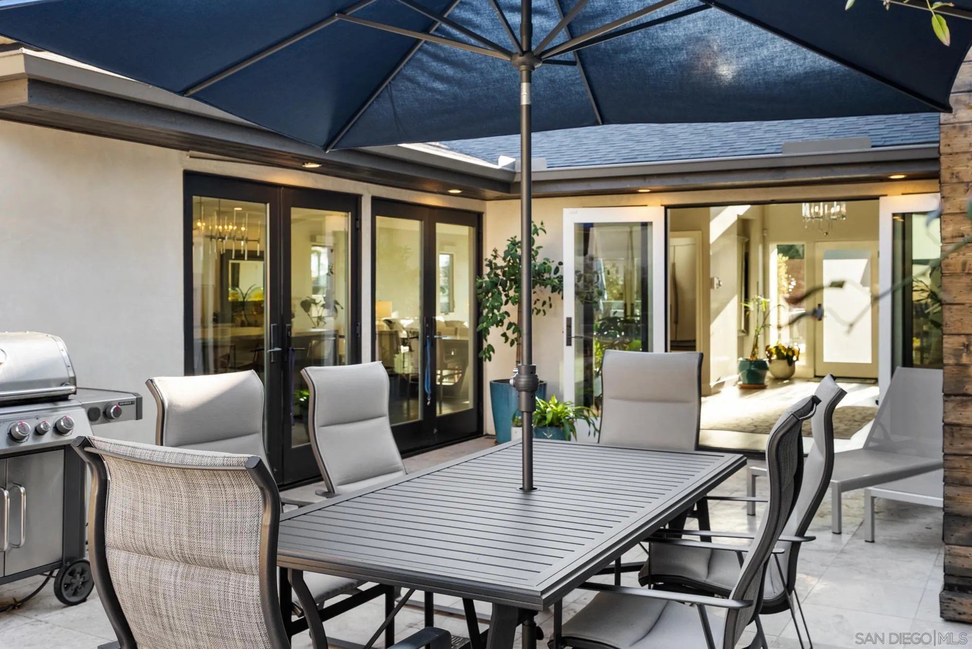 5845 Camino De La Costa