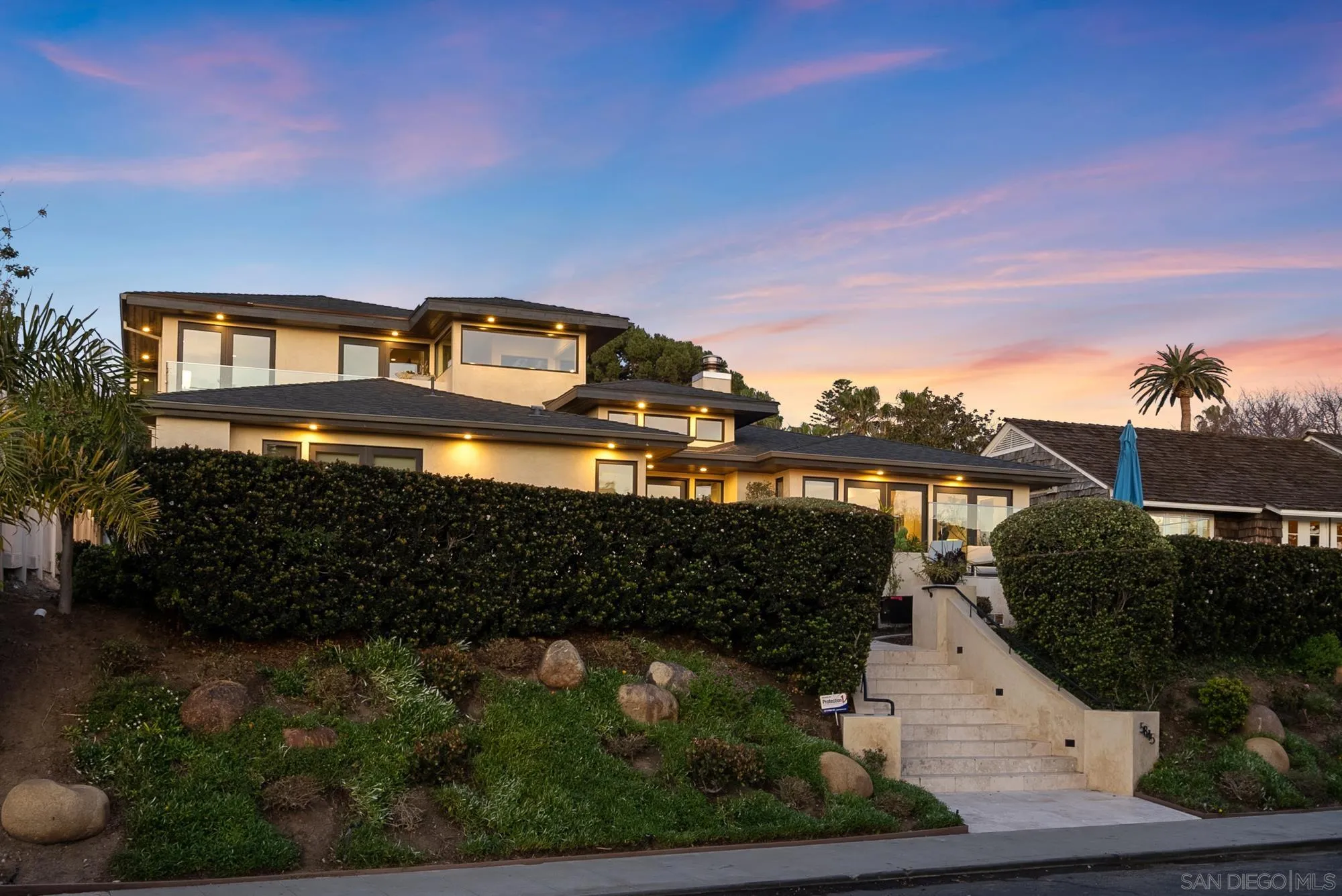 5845 Camino De La Costa
