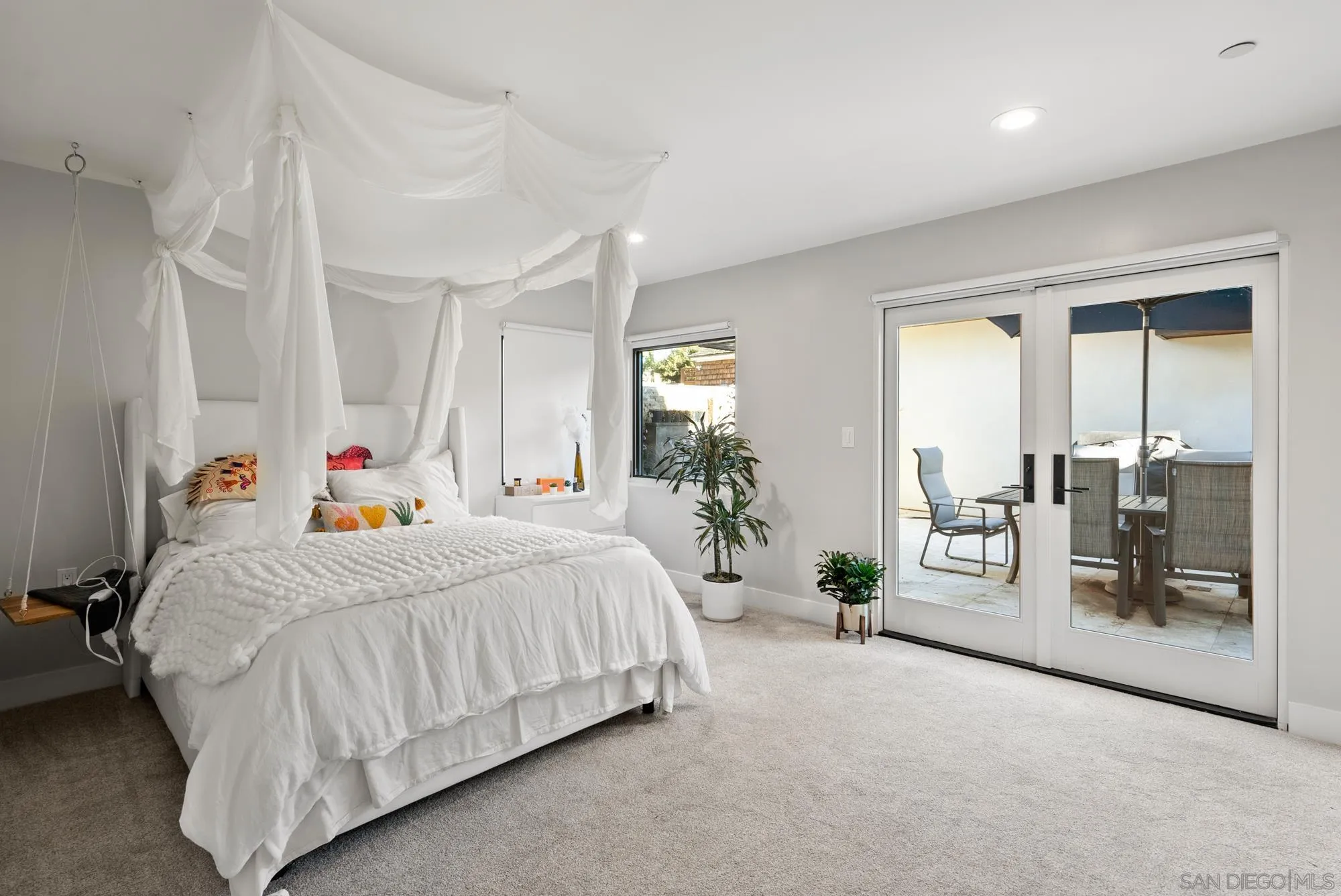 5845 Camino De La Costa