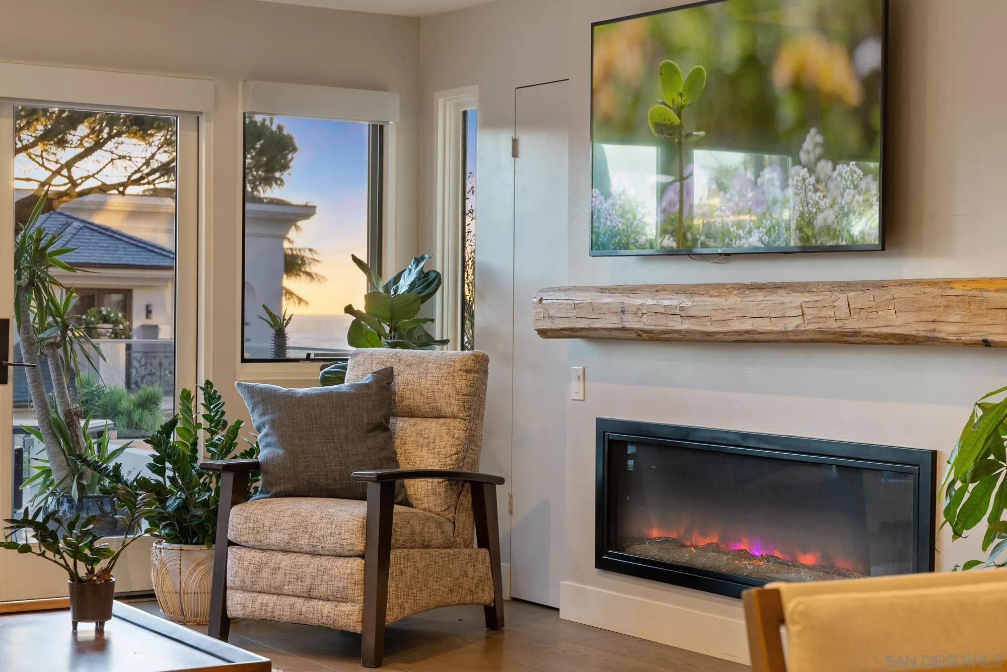 5845 Camino De La Costa
